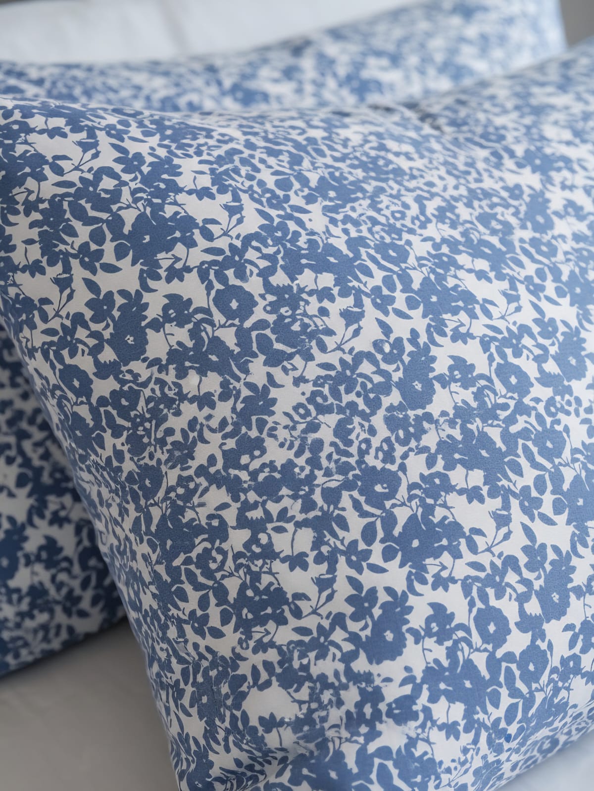 Blue Floral Bedding / Bedroom Decor / Printed Bedsheet / High-Quality Bedding