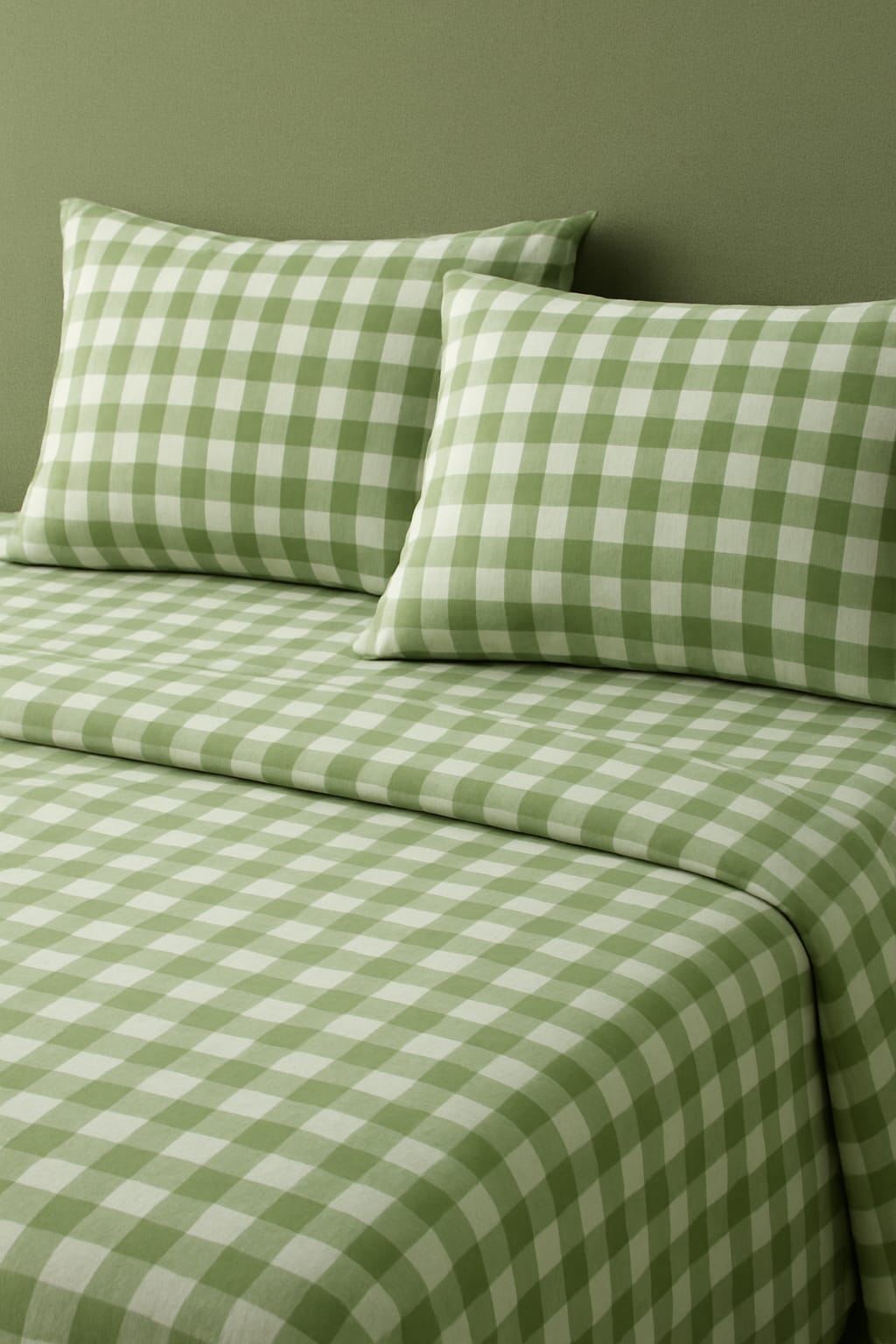 Super King Size Chequered Green Bedsheet – Soft Cotton, Elegant Design | Rest And Nest UAE