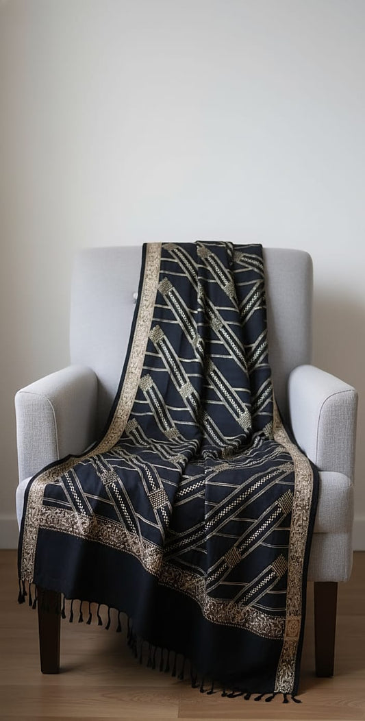 Black Winter Shawl / Machine embroidery