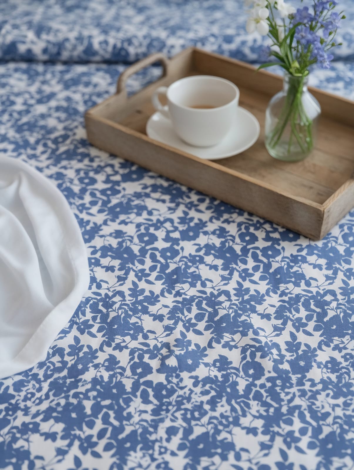 Blue Floral Bedding / Bedroom Decor / Printed Bedsheet / High-Quality Bedding