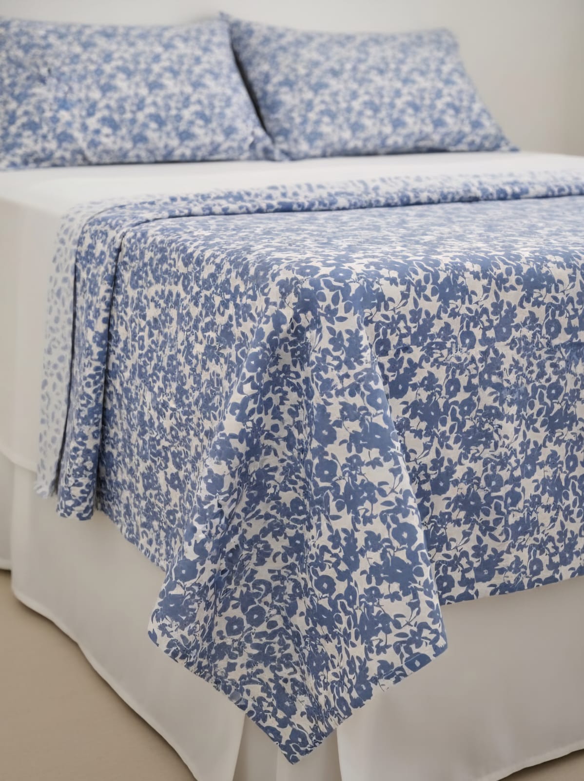 Blue Floral Bedding / Bedroom Decor / Printed Bedsheet / High-Quality Bedding