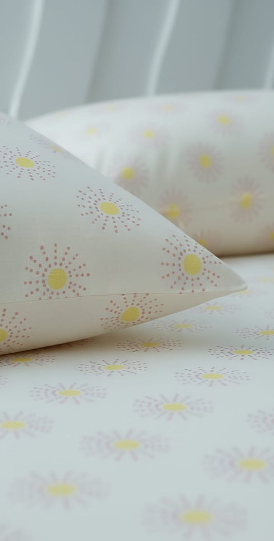 Cheerful Yellow & Pink Sunburst Single Bed Sheet Set | Cute Daisy Print