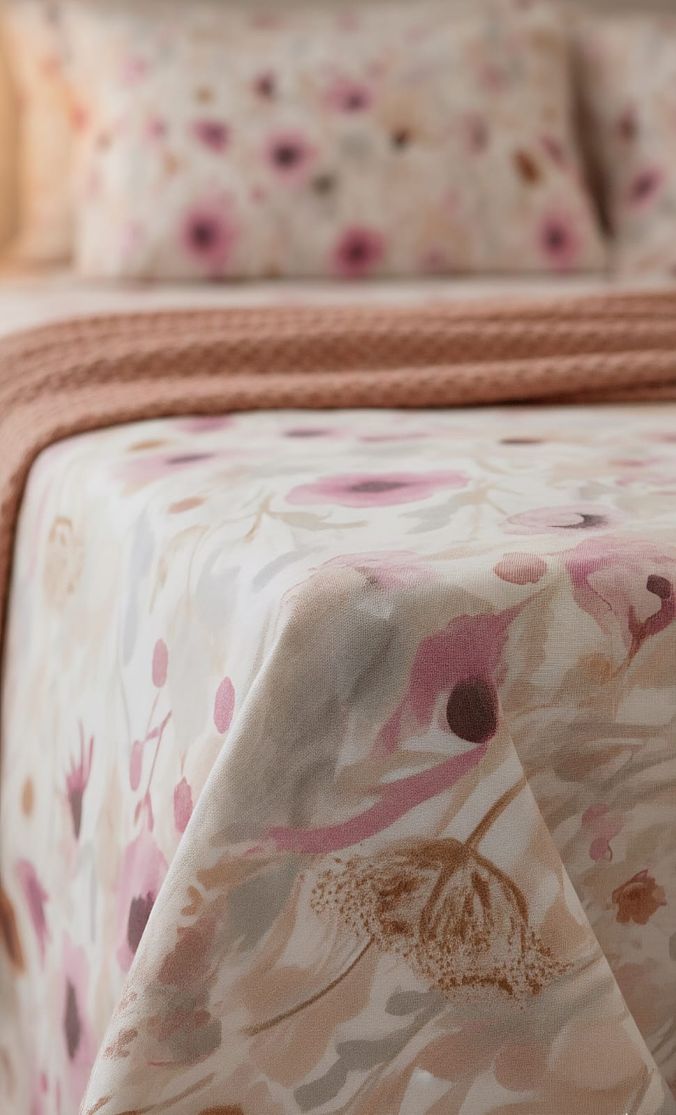 Luxury Daisy Dream Floral Flat Sheet – Soft Cotton Blend, White & Yellow Print (269 x 254 cm)