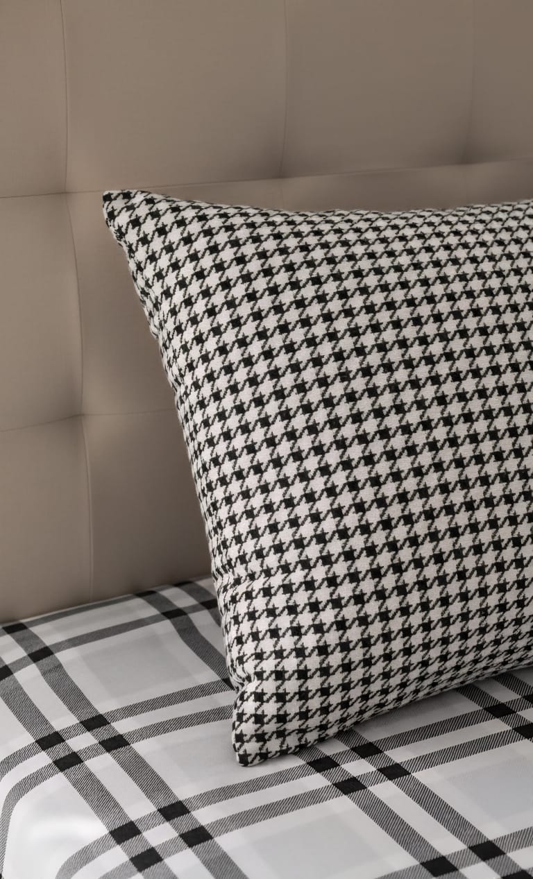 Contemporary Black & Grey Plaid Single Bed Sheet Set | Modern Tartan Design